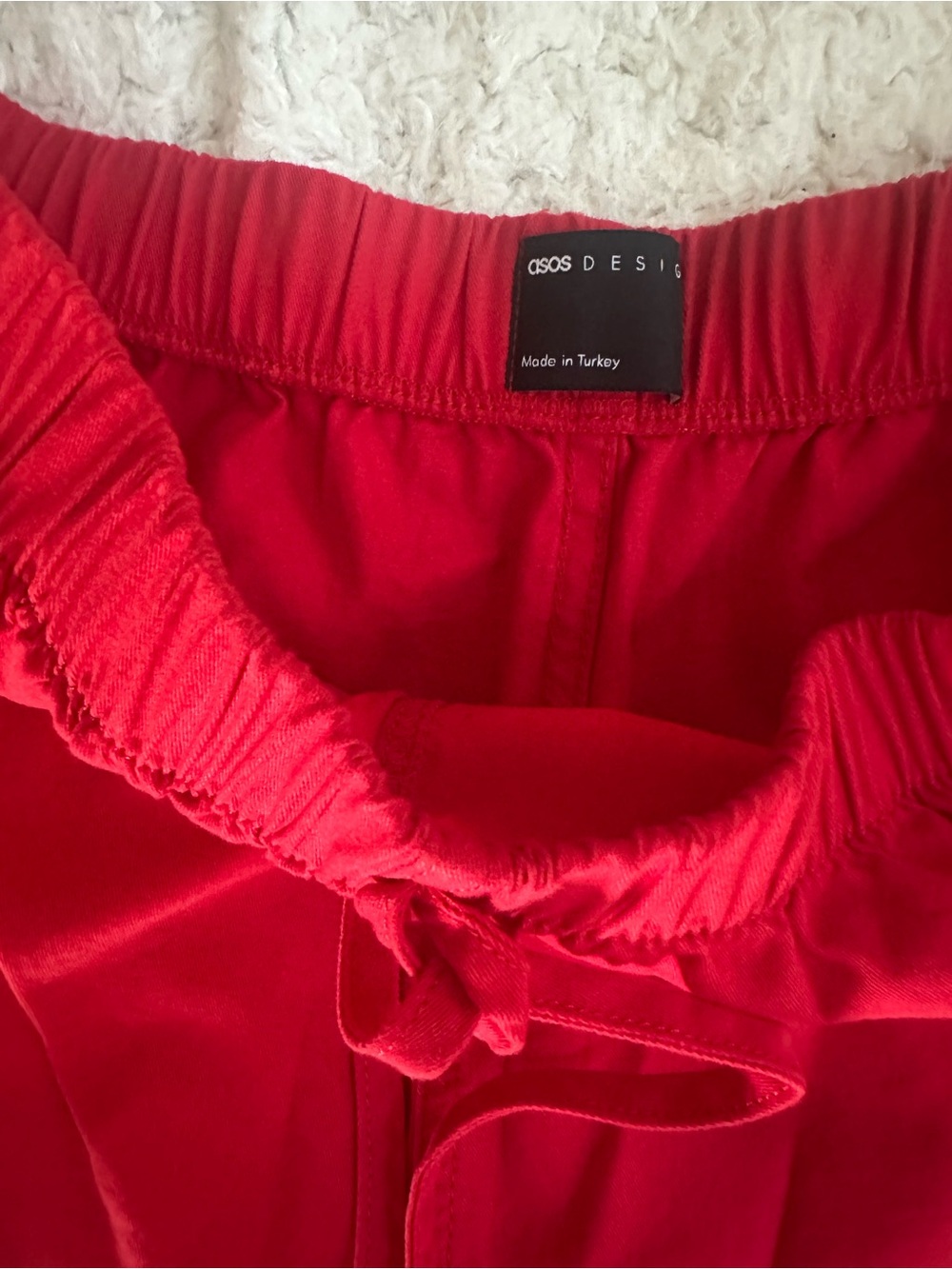 ASOS Design pull-on Red Elastic Drawstring Shorts - Picture 7 of 8